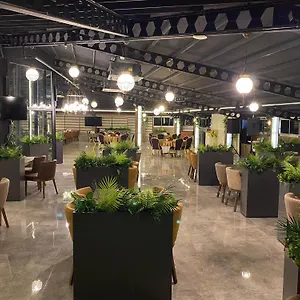 Otel Yucel, Uşak